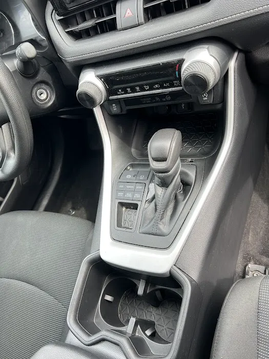 Avis Car Rental Picture 6