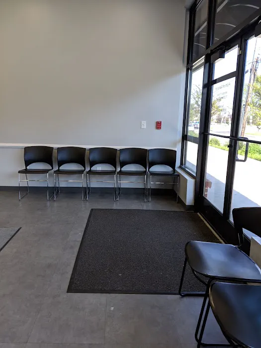Hertz Car Rental - Newark - Marrows Road Picture 7