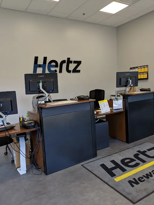 Hertz Car Rental - Newark - Marrows Road Picture 10
