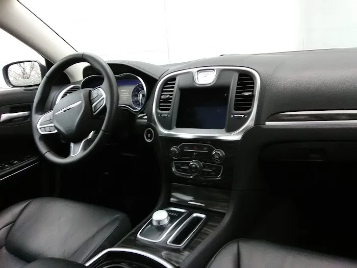 Avis Car Rental Picture 2