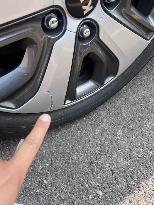 Budget Car Rental Picture 2