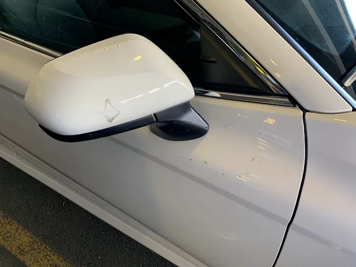 Avis Car Rental Picture 4