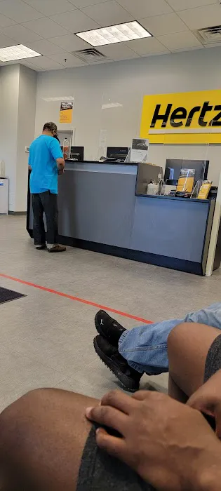 Hertz Car Rental - Baltimore - Reisterstown Road Picture 2