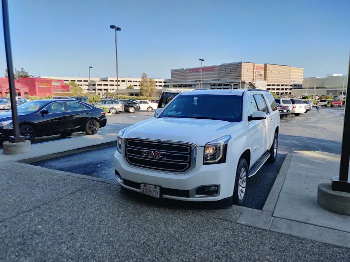 Avis Car Rental Picture 10