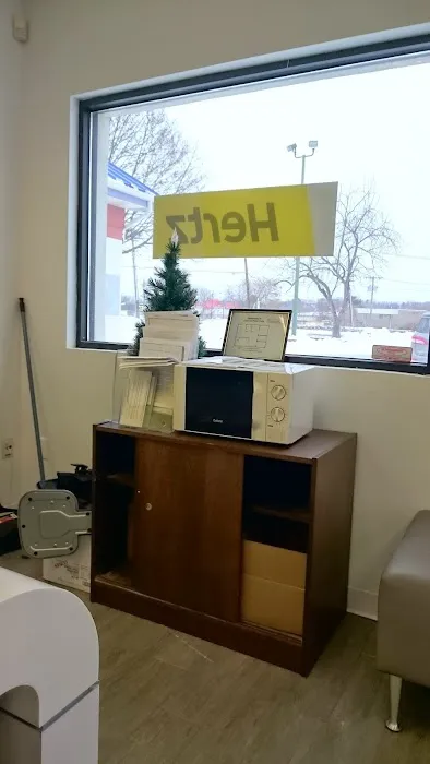 Hertz Car Rental - West Springfield - Riverdale Street Picture 5