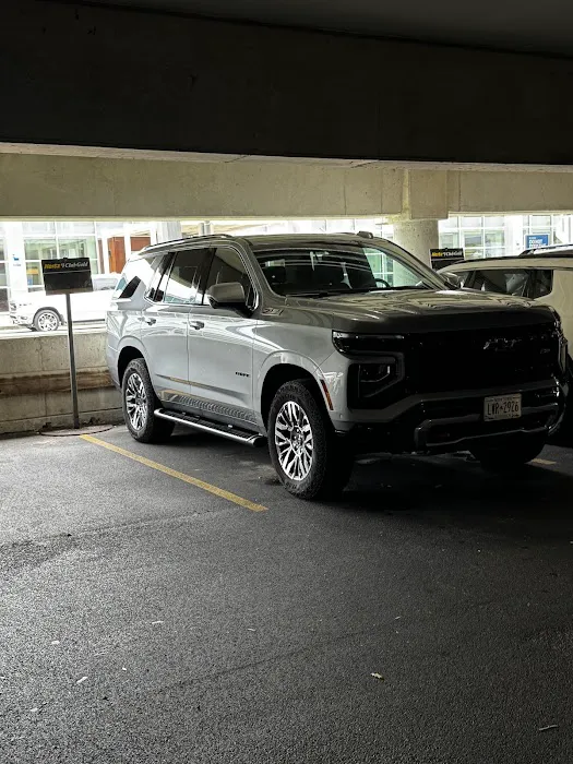 Hertz Car Rental - Syracuse - Syracuse Hancock International Airport (SYR) Picture 9