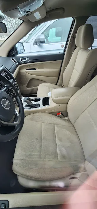 Avis Car Rental Picture 1