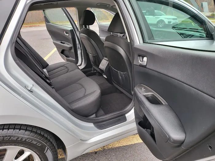 SAVE Auto Rental Picture 4