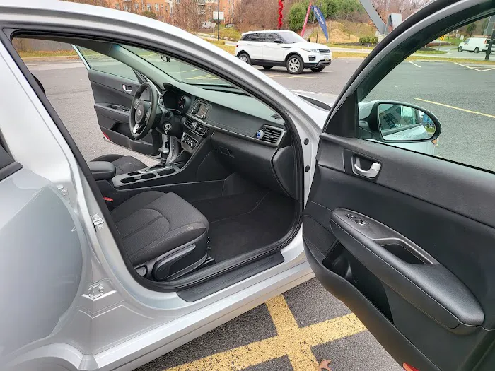 SAVE Auto Rental Picture 10