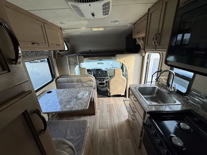AmeriGo Car & Rv Rentals Picture 8