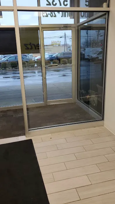 Hertz Car Rental - Frederick - Buckeystown Pike Picture 5