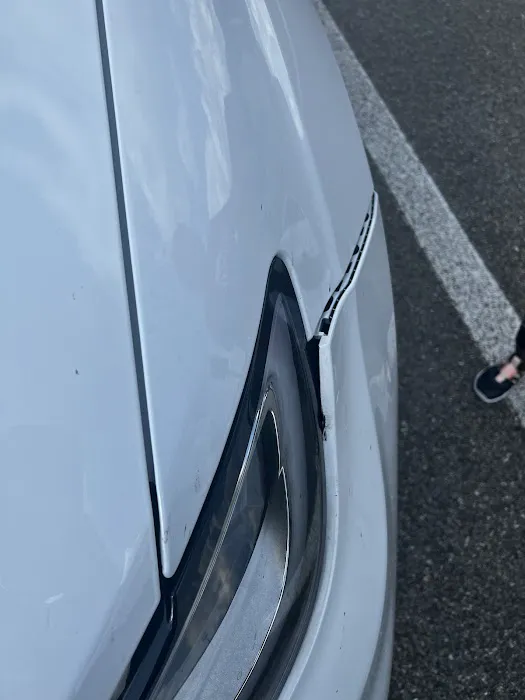 Avis Car Rental Picture 3