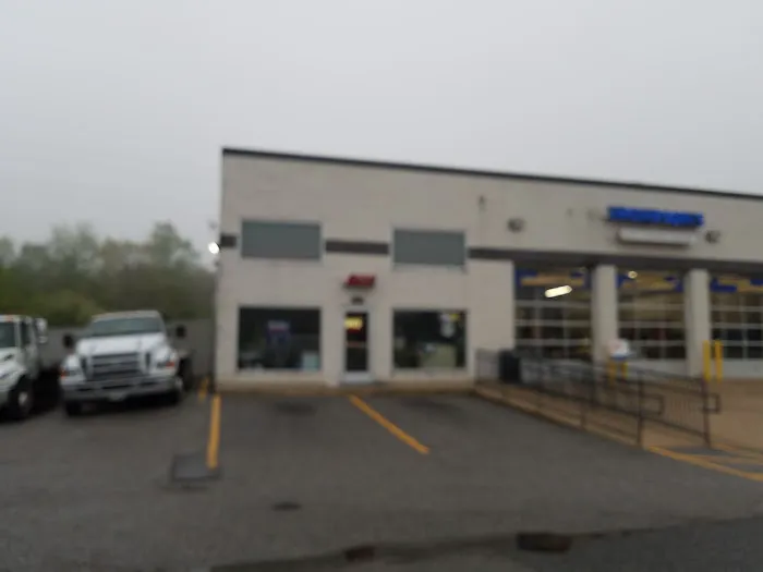 Avis Car Rental Picture 1