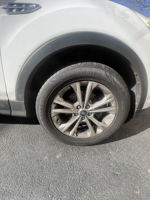 Hertz Car Rental - Riverhead - West Main Street Picture 4