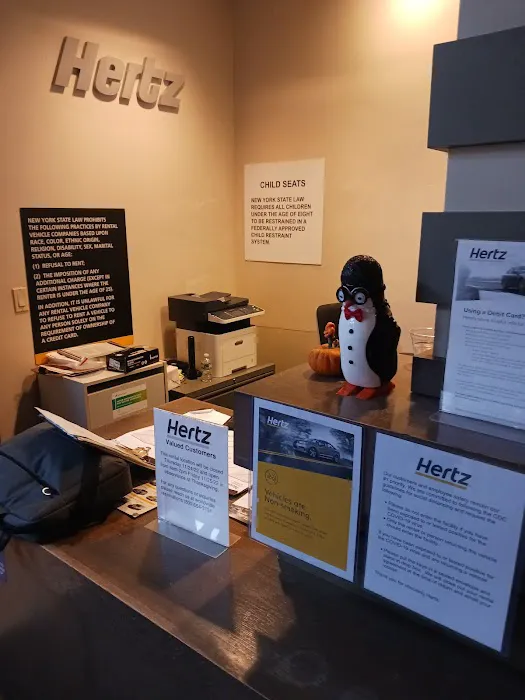 Hertz Car Rental - Riverhead - West Main Street Picture 1
