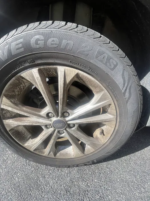 Hertz Car Rental - Riverhead - West Main Street Picture 8
