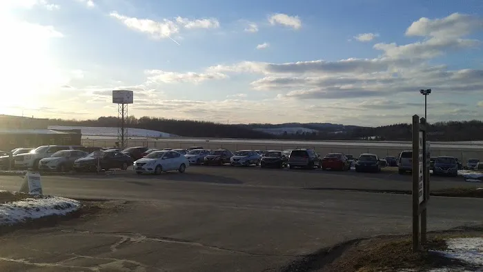 Hertz Car Rental - Westmoreland County Airport Hle Picture 3