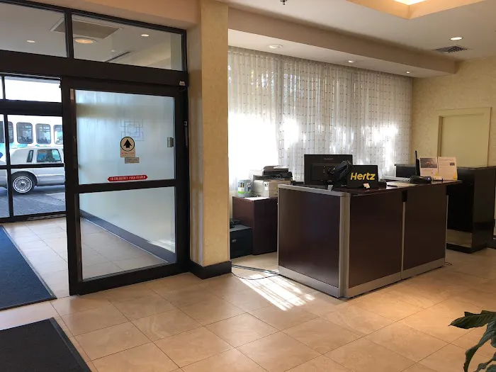 Hertz Car Rental - Gaithersburg Doubletree Hle Picture 6