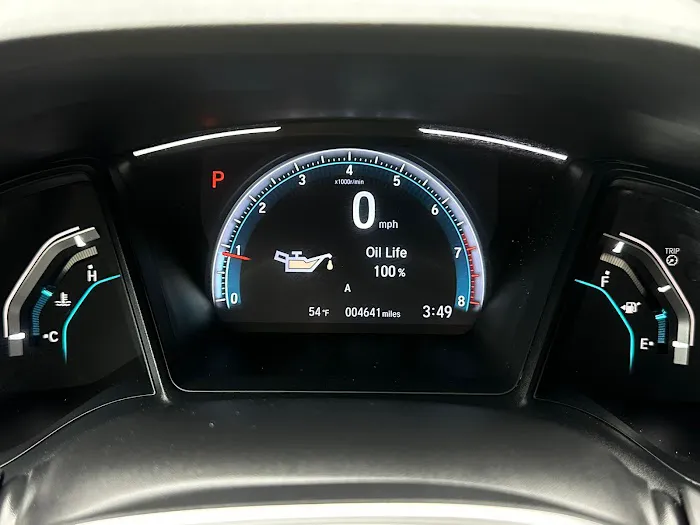 Avis Car Rental Picture 4