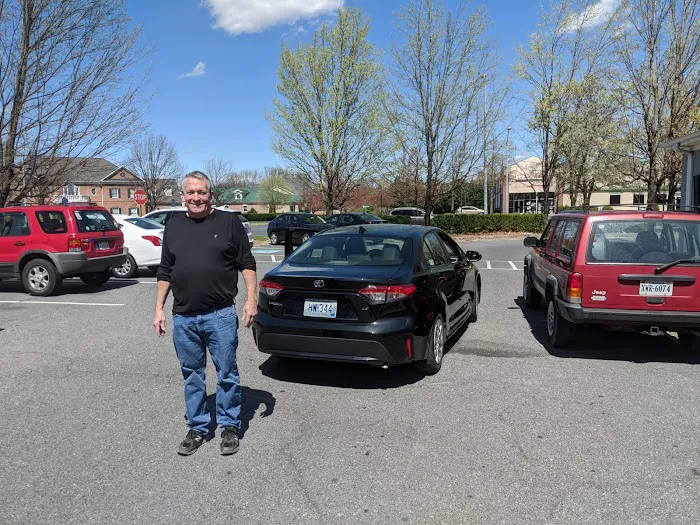 Hertz Car Rental - Winchester - West Jubal Early Drive Picture 9