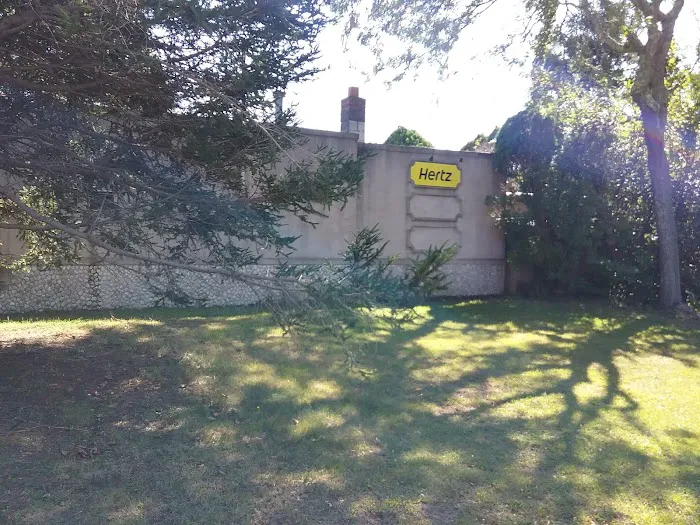Hertz Car Rental - Southamption - Maple Street Picture 8