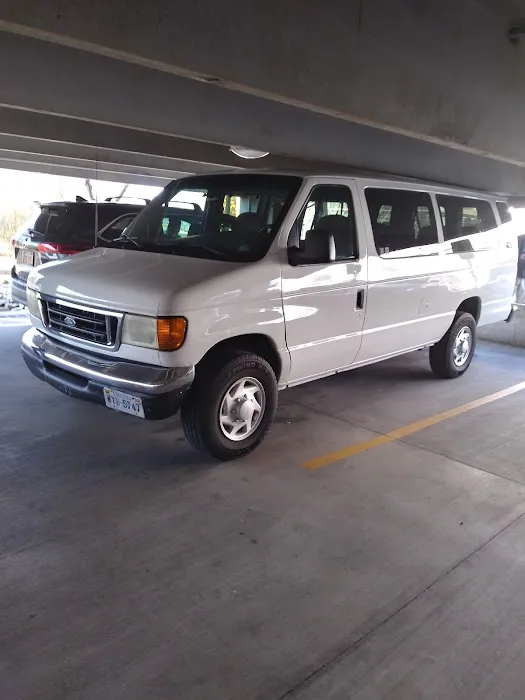 Apple Car and Truck Rental Picture 1