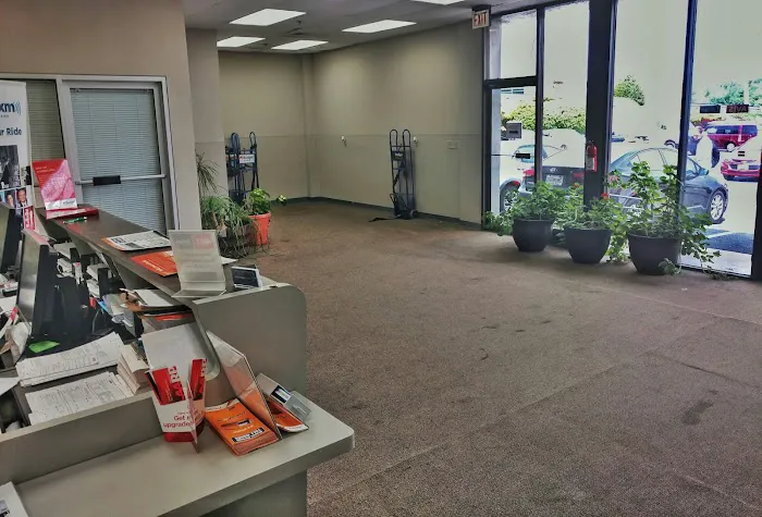 Avis Car Rental Picture 3