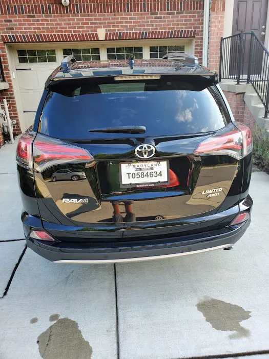 JOOLIE CAR RENTALS Picture 5