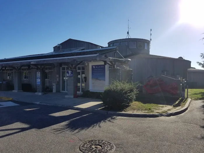 Hertz Car Rental - East Hampton - East Hampton Airport (HTO) Picture 1