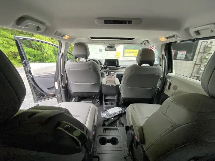Avis Car Rental Picture 1