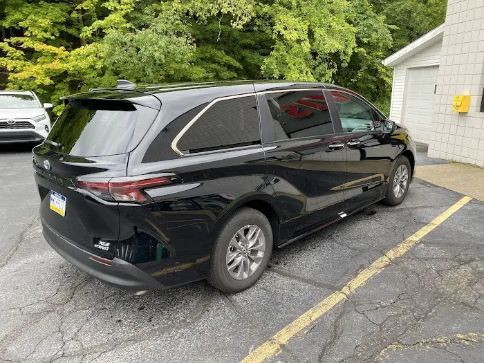 Avis Car Rental Picture 2