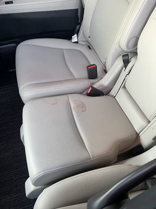 Avis Car Rental Picture 2
