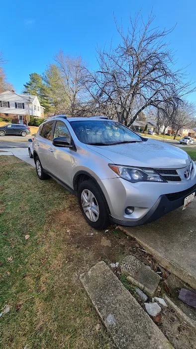 Dimmples Car Rentals Picture 4