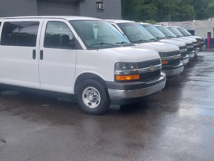 Econo Car & Van Rental LLC Picture 1