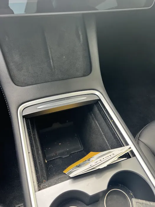 Hertz / Uber Vehicle Solutions Picture 4