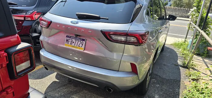 Avis Car Rental Picture 1