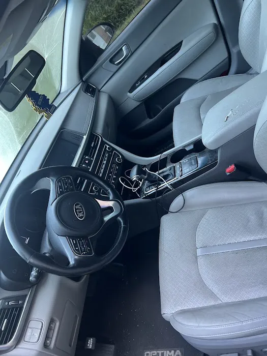 Dacruz Car Rentals Picture 7