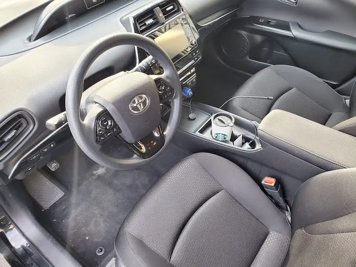 Avis Car Rental Picture 2