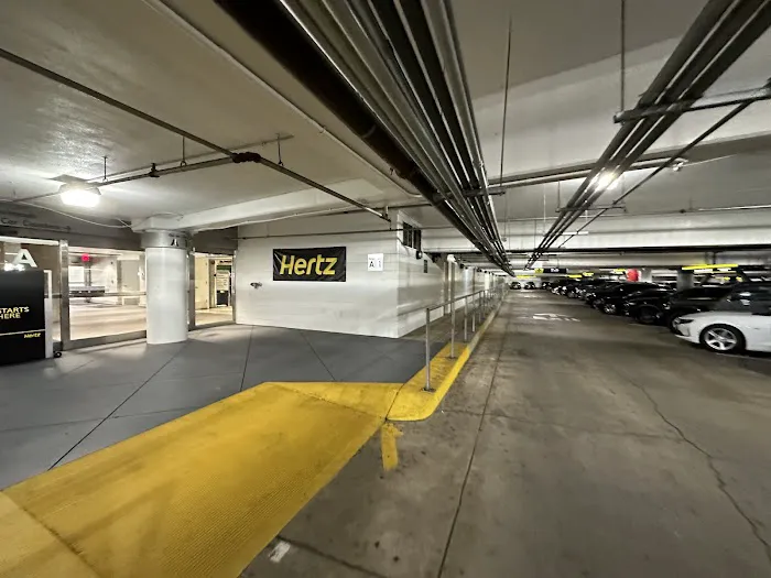 Hertz Car Rental - Washington Dc - Ronald Reagan Washington National Airport (DCA) Picture 6