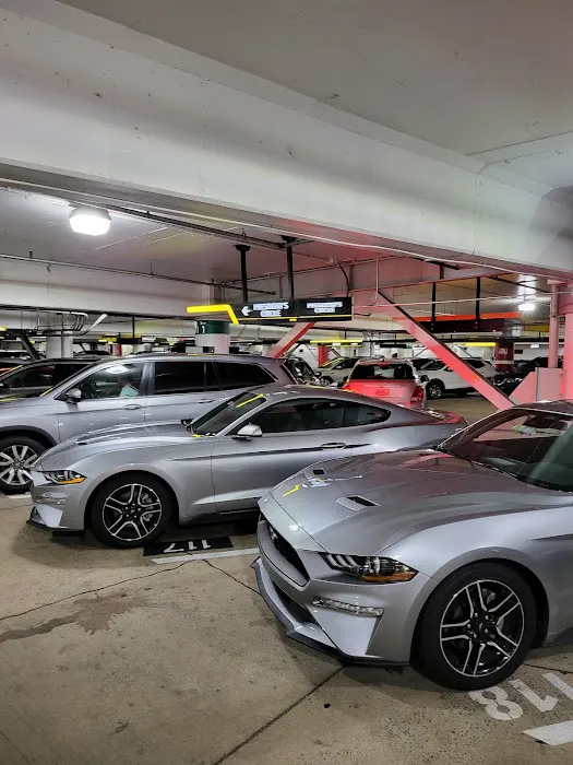 Hertz Car Rental - Washington Dc - Ronald Reagan Washington National Airport (DCA) Picture 5