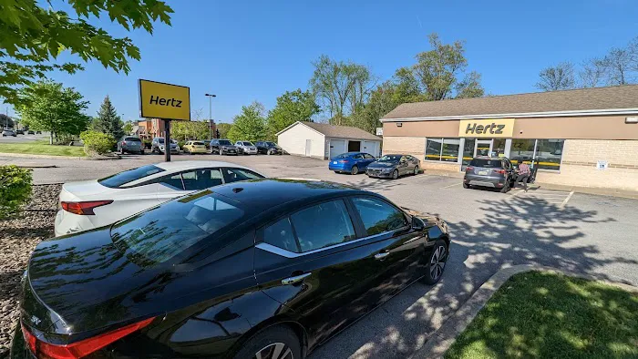 Hertz Car Rental - Boardman - Market Street Picture 3