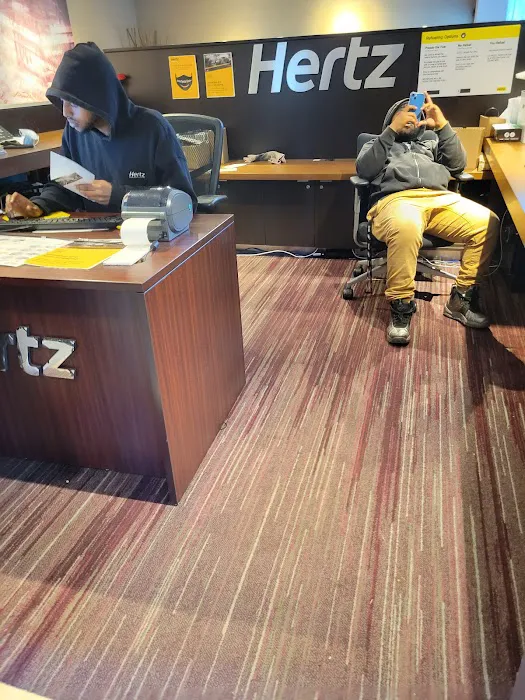 Hertz Car Rental - Fairfax - Courtyard Mariott Fair Oaks Picture 7