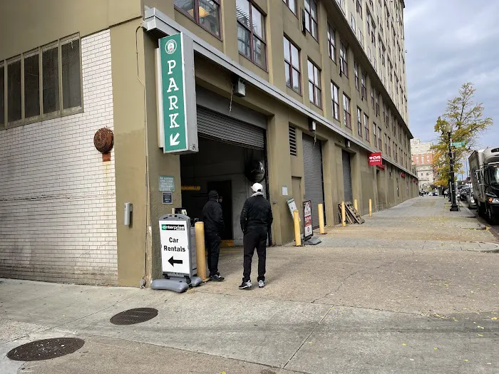 Enterprise Rent-A-Car Picture 7