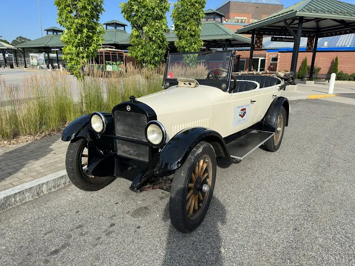 Newport Classic Car Company - Tours, Rentals & Weddings Picture 10