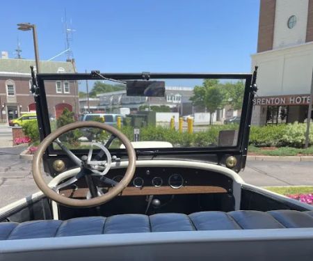 Newport Classic Car Company - Tours, Rentals & Weddings