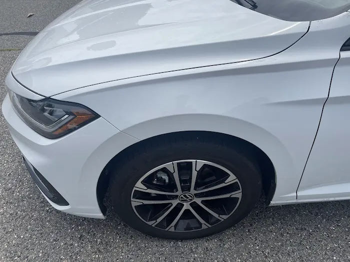 Avis Car Rental Picture 1