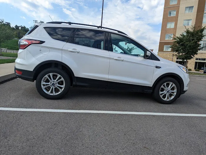 Avis Car Rental Picture 9