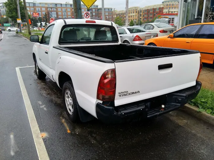 PoorMan Rent-A-Car Picture 4