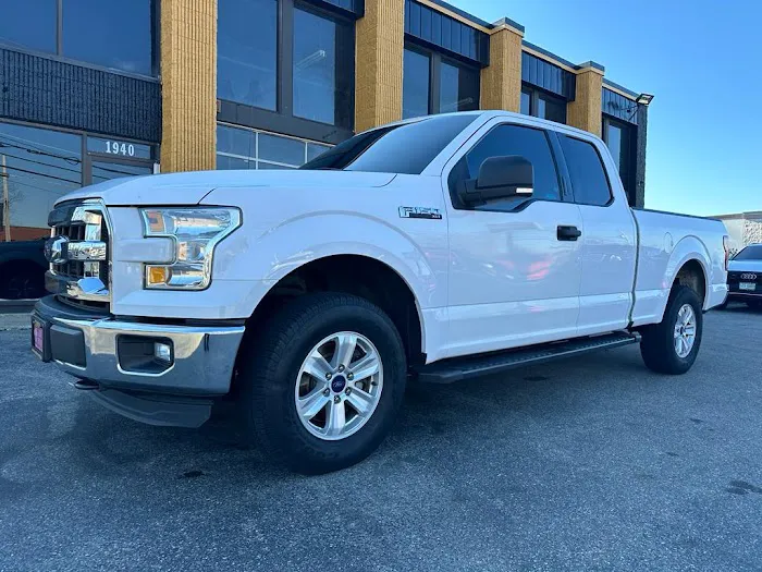 EZEE RENTAL AND LEASING Picture 8