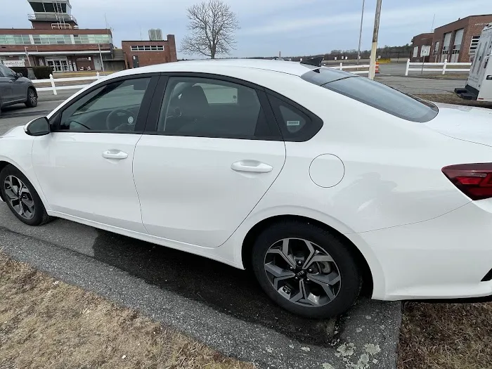 Avis Car Rental Picture 1